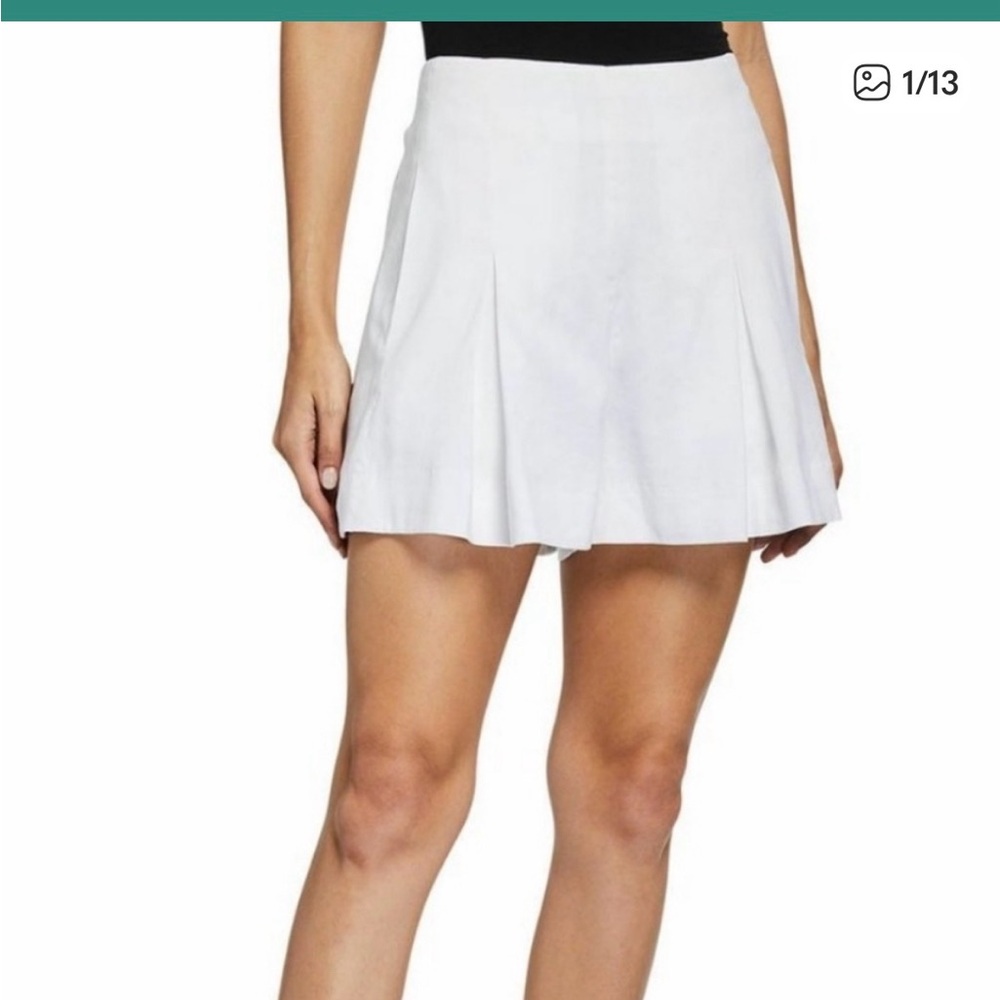 Vince Pleated White Linen Blend Shorts Size 6
